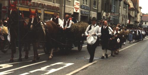 1986-Reichstaedter-Tage-Festwagen-beim-Umzug