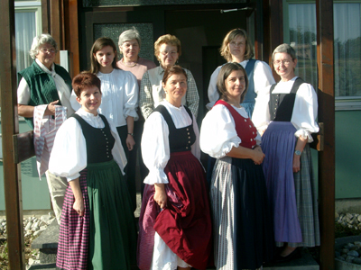 2003-11-DBB-Aalen-Trachtennaehen