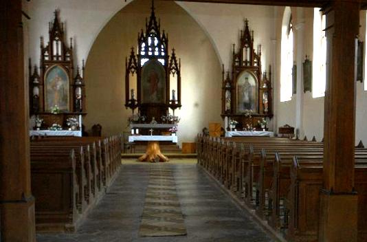 aussergefild-kirche-neu-innen